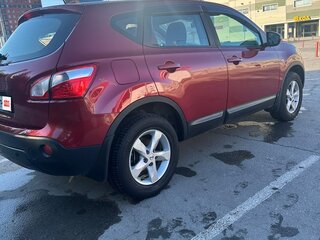 2013 Nissan Qashqai I Рестайлинг, красный, 1390000 рублей, вид 4