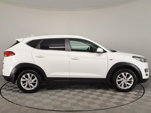 2019 Hyundai Tucson III Рестайлинг, белый, 2430000 рублей - вид 3
