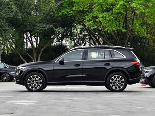 2026 Mercedes-Benz GLC 220 d II (X254), чёрный, 8949900 рублей, вид 4