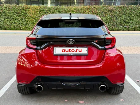 2024 Toyota Yaris IV, красный, 7500000 рублей, вид 4