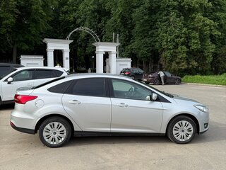 2015 Ford Focus III Рестайлинг, серый, 980000 рублей, вид 3