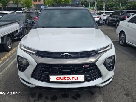 2022 Chevrolet TrailBlazer III, белый, 1830000 рублей, вид 1