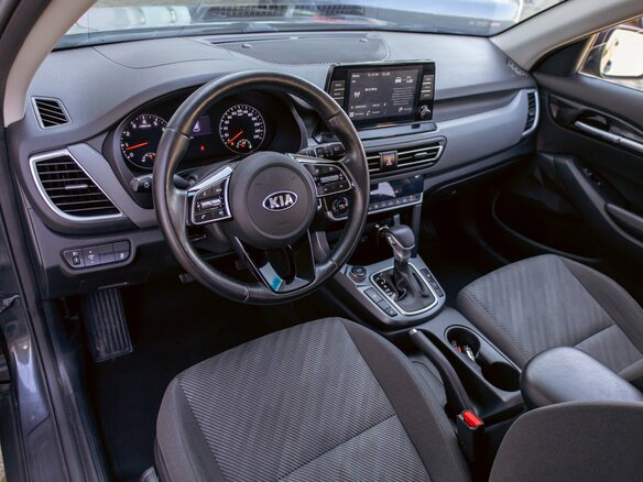 2020 Kia Seltos I, серый, 1795000 рублей - вид 14