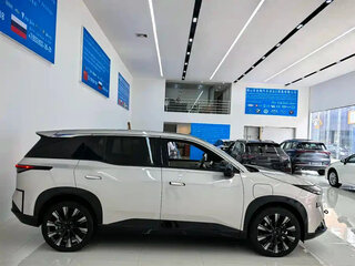 2026 Toyota bZ3X 67.9 kWh, серебристый, 3100000 рублей, вид 2