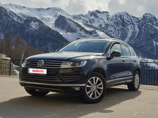 2017 Volkswagen Touareg II Рестайлинг, чёрный, 6750000 рублей, вид 2