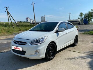 2013 Hyundai Solaris I, белый, 655000 рублей, вид 1