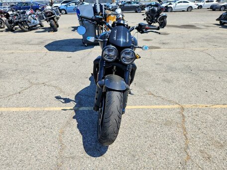 2022 Triumph Rocket 3, чёрный, 1688566 рублей, вид 4