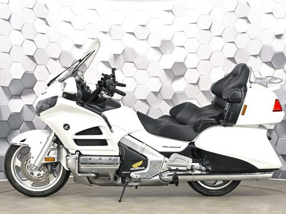 2012 Honda GL 1800 Gold Wing, белый - вид 3