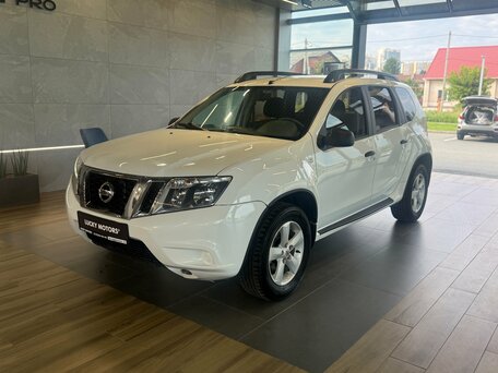 Nissan Terrano III (D10)