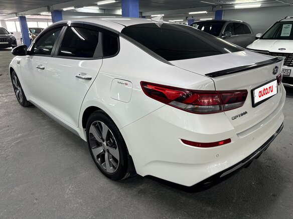 2019 Kia Optima IV Рестайлинг, белый, 1875000 рублей - вид 6