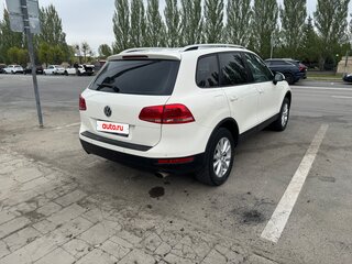 2011 Volkswagen Touareg II, белый, 1650000 рублей, вид 4