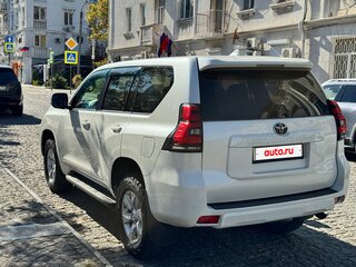 2018 Toyota Land Cruiser Prado 150 Series Рестайлинг 2, белый, 3880000 рублей, вид 2