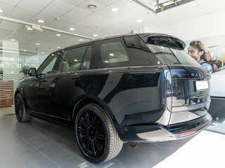2026 Land Rover Range Rover P530 MHEV V, чёрный, 27790000 рублей, вид 4