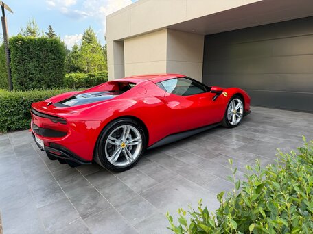 2022 Ferrari 296 GTB, красный, 24900000 рублей, вид 1