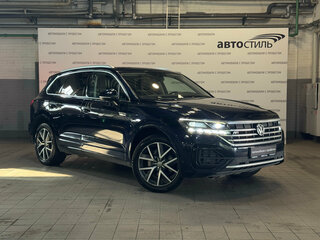 2018 Volkswagen Touareg III, чёрный, 3449000 рублей, вид 3