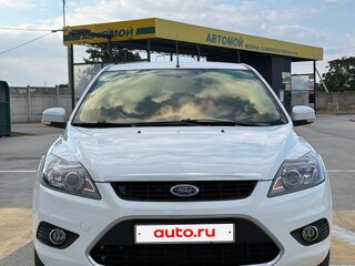 2010 Ford Focus II Рестайлинг, белый, 920000 рублей, вид 1