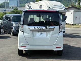 2023 Toyota Roomy I Рестайлинг, белый, 930100 рублей, вид 4