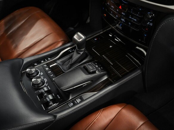 2018 Lexus LX 570 III Рестайлинг 2, синий, 9994000 рублей - вид 38