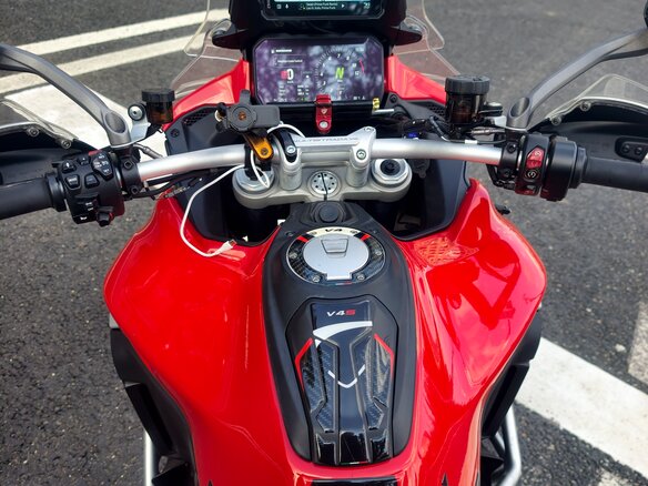 2023 Ducati Multistrada V4, красный, 2650000 рублей - вид 18