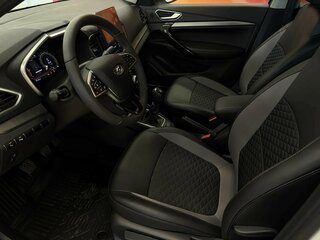 2026 Lada (ВАЗ) Vesta I Рестайлинг (NG), серебристый, 2065000 рублей, вид 3