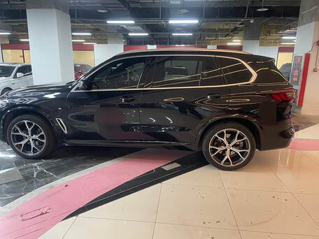 2023 BMW X5 Long 30Li IV (G05/G18), чёрный, 5644438 рублей, вид 4
