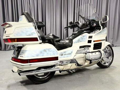 1998 Honda GL 1500 Gold Wing, белый, 700000 рублей, вид 2