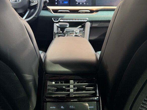 2024 Geely Monjaro I, синий, 3130000 рублей - вид 11