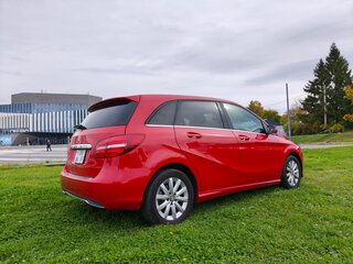 2014 Mercedes-Benz B-Класс 180 II (W246), красный, 1300000 рублей, вид 5