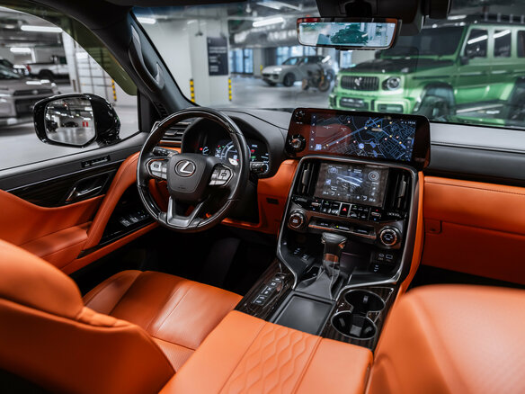 2023 Lexus LX 600 IV, чёрный - вид 3