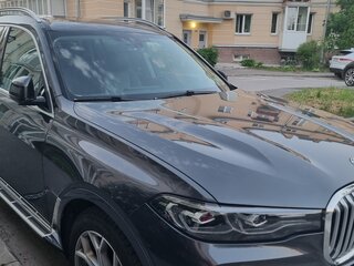 2021 BMW X7 40i I (G07), серый, 6400000 рублей, вид 2