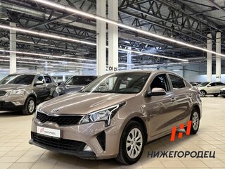 2020 Kia Rio IV Рестайлинг, коричневый, 1448000 рублей, вид 1