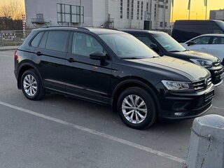2019 Volkswagen Tiguan II, чёрный, 1750000 рублей, вид 1