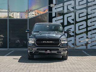 2021 Ram 1500 Crew Cab V, серый, 5200000 рублей, вид 3