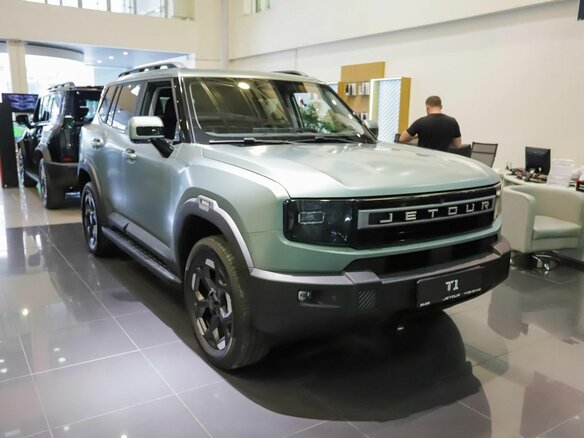 2026 Jetour T1, зелёный, 4366000 рублей - вид 4