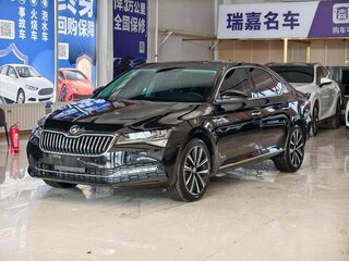 2023 Skoda Superb III Рестайлинг, чёрный, 1560000 рублей, вид 1
