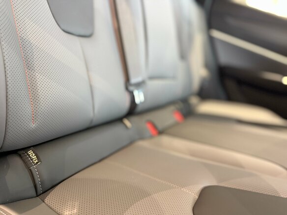 2026 Geely Cityray, серый, 3204990 рублей - вид 11