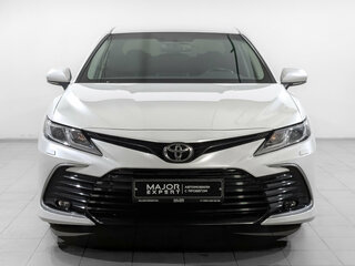 2021 Toyota Camry VIII (XV70) Рестайлинг, белый, 2950000 рублей, вид 2