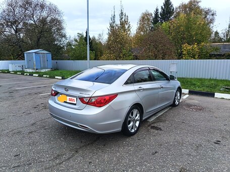 2011 Hyundai Sonata VI (YF), серебристый, 730000 рублей, вид 5