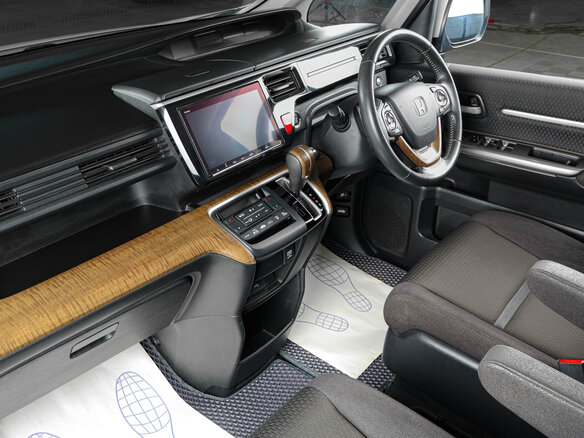 2020 Honda Stepwgn V Рестайлинг, белый, 2559000 рублей - вид 9
