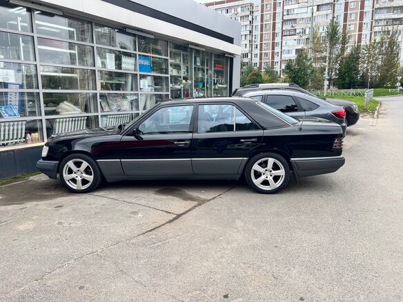 1995 Mercedes-Benz E-Класс 200 I (W124), чёрный, 875000 рублей - вид 8