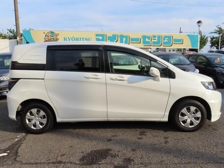 2015 Honda Freed Spike I Рестайлинг 2, белый, 800000 рублей, вид 4