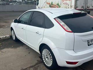 2010 Ford Focus II Рестайлинг, белый, 530000 рублей, вид 4