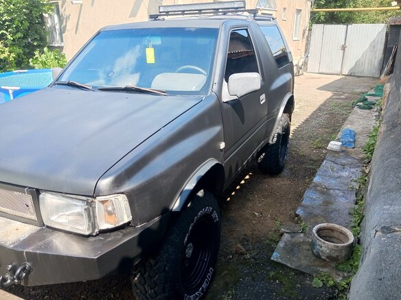 1993 Opel Frontera A, чёрный, 300000 рублей