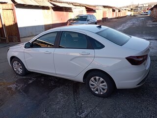 2024 Lada (ВАЗ) Vesta I Рестайлинг (NG), белый, 1330000 рублей, вид 2