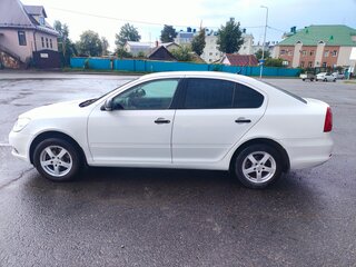 2012 Skoda Octavia II (A5) Рестайлинг, белый, 895000 рублей, вид 2