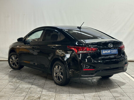 2017 Hyundai Solaris II, чёрный, 1140000 рублей, вид 4