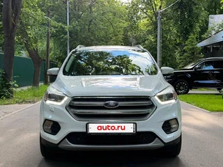 2017 Ford Kuga II Рестайлинг, белый, 1175000 рублей, вид 1
