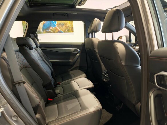2026 Geely Okavango I Рестайлинг, серый, 4085990 рублей - вид 9