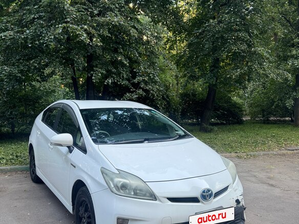 2012 Toyota Prius III Рестайлинг (XW30), белый, 900000 рублей - вид 10