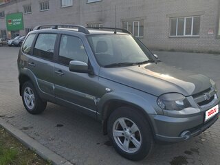 2017 Chevrolet Niva I Рестайлинг, серый, 750000 рублей, вид 3